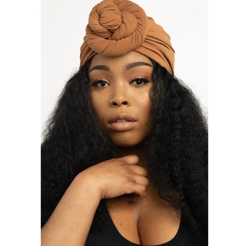 You Go Natural Cognac Tshirt Bun